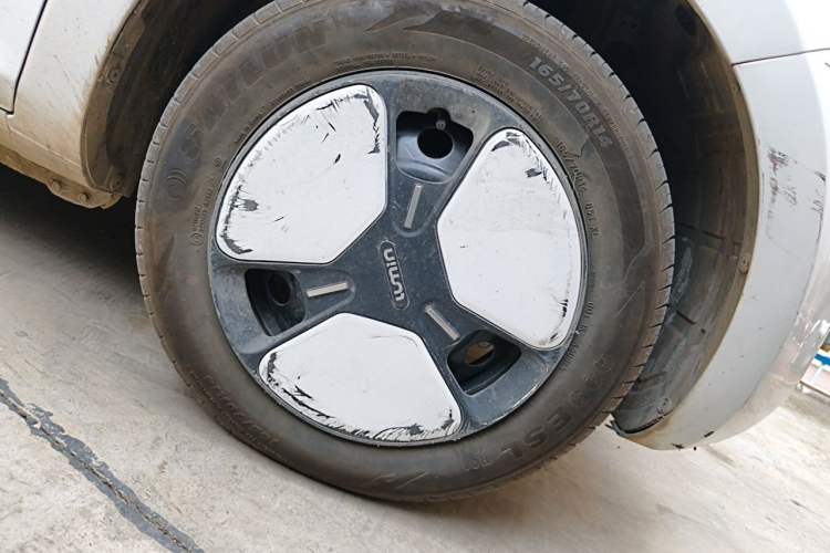 Used CHANGAN NEVO Lumin 2022 155 km – Refreshingly Sweet Edition Right Front Wheel Hub