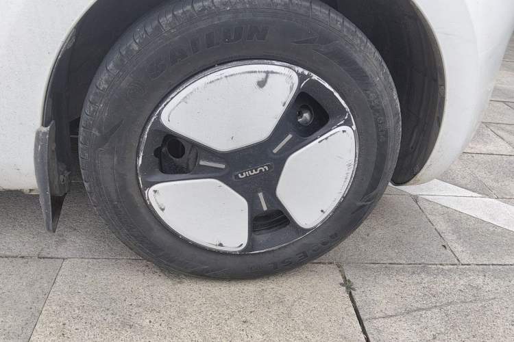 Used CHANGAN NEVO Lumin 2022 301km Honey-Sweet Version Right Front Wheel Hub