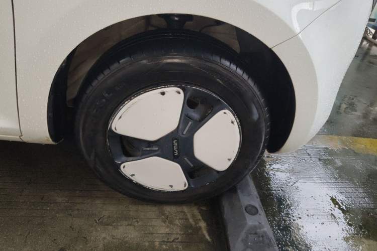 Used CHANGAN NEVO Lumin 2022 210km Sweet Edition Right Front Wheel Hub