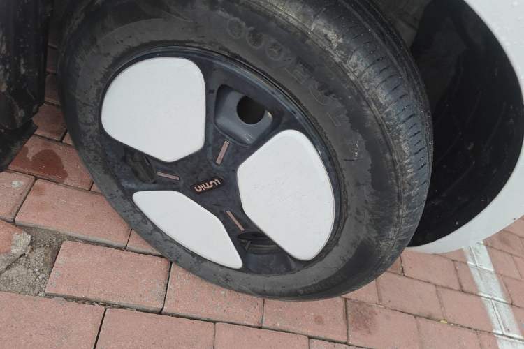 Used CHANGAN NEVO Lumin 2022 301km Honey-Sweet Version Right Front Wheel Hub