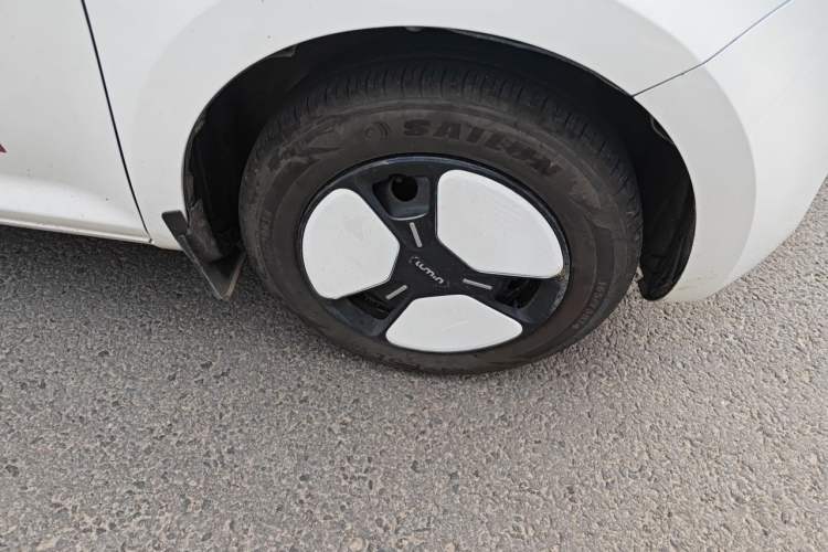 Used CHANGAN NEVO Lumin 2022 155 km – Refreshingly Sweet Edition Right Front Wheel Hub