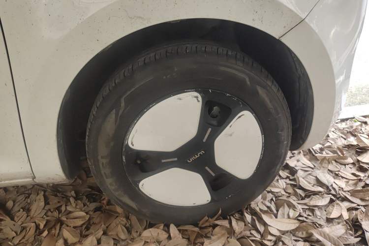 Used CHANGAN NEVO Lumin 2022 155 km – Refreshingly Sweet Edition Right Front Wheel Hub