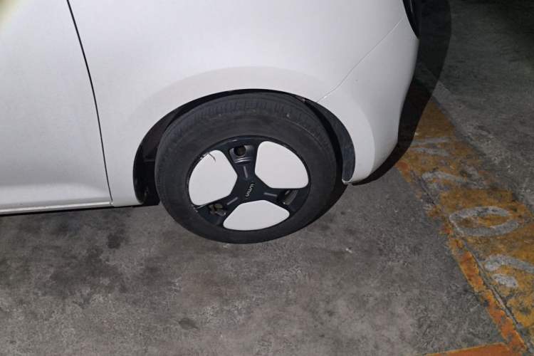 Used CHANGAN NEVO Lumin 2022 155 km – Refreshingly Sweet Edition Right Front Wheel Hub