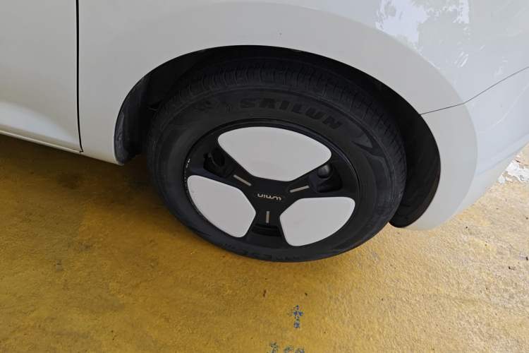 Used CHANGAN NEVO Lumin 2022 155 km – Refreshingly Sweet Edition Right Front Wheel Hub