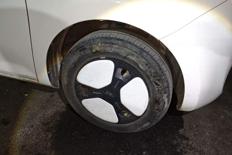 Used CHANGAN NEVO Lumin 2022 301km Honey-Sweet Version Right Front Wheel Hub