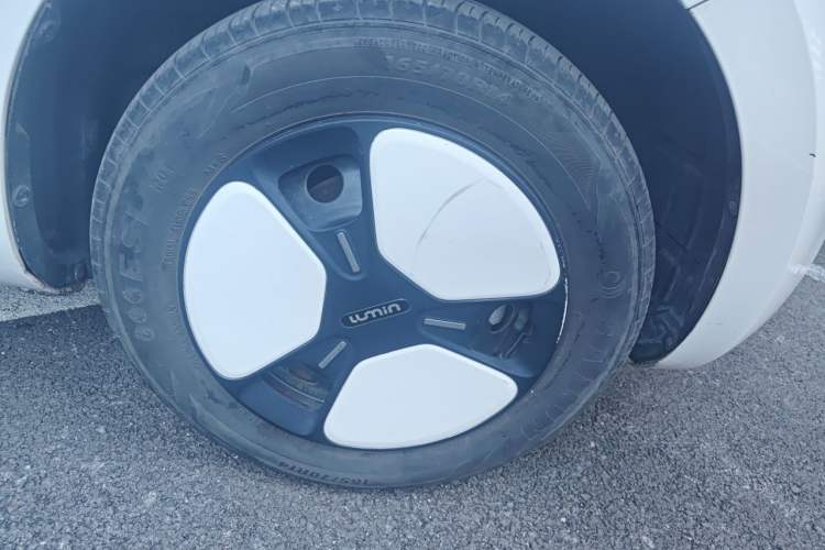 Used CHANGAN NEVO Lumin 2022 210km Sweet Edition Right Front Wheel Hub