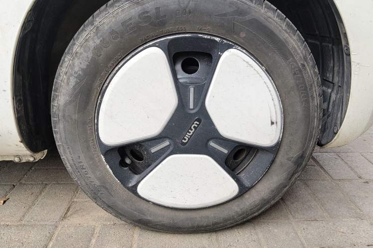 Used CHANGAN NEVO Lumin 2022 210km Sweet Edition Right Front Wheel Hub