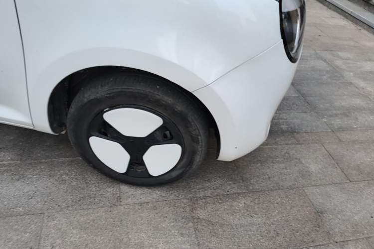 Used CHANGAN NEVO Lumin 2022 155 km – Refreshingly Sweet Edition Right Front Wheel Hub