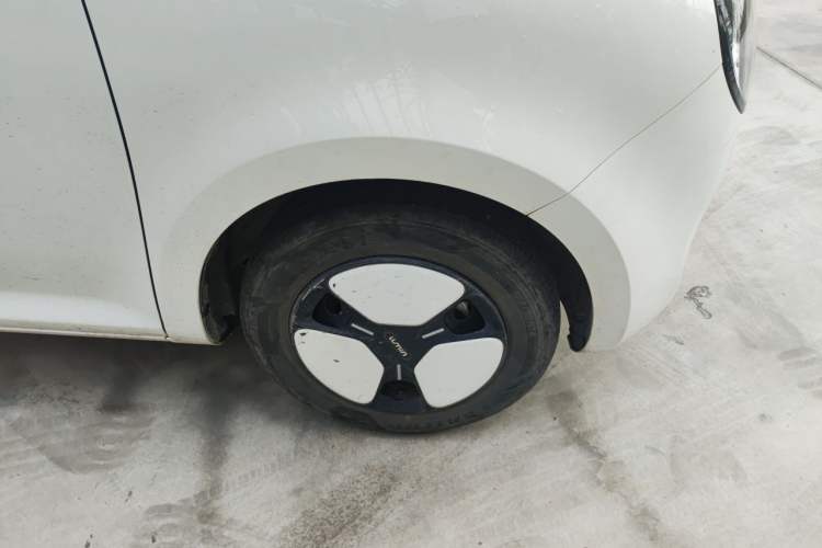 Used CHANGAN NEVO Lumin 2022 155 km – Refreshingly Sweet Edition Right Front Wheel Hub