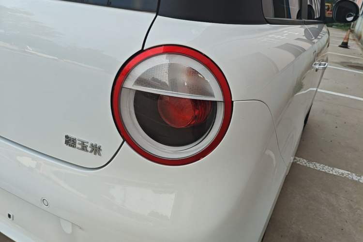 Used CHANGAN NEVO Lumin 2022 155 km – Refreshingly Sweet Edition Right Rear Taillight