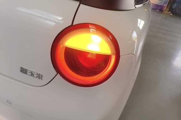 Used CHANGAN NEVO Lumin 2022 155 km – Refreshingly Sweet Edition Right Rear Taillight