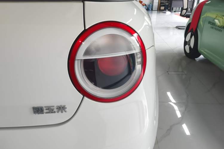 Used CHANGAN NEVO Lumin 2022 155 km – Refreshingly Sweet Edition Right Rear Taillight