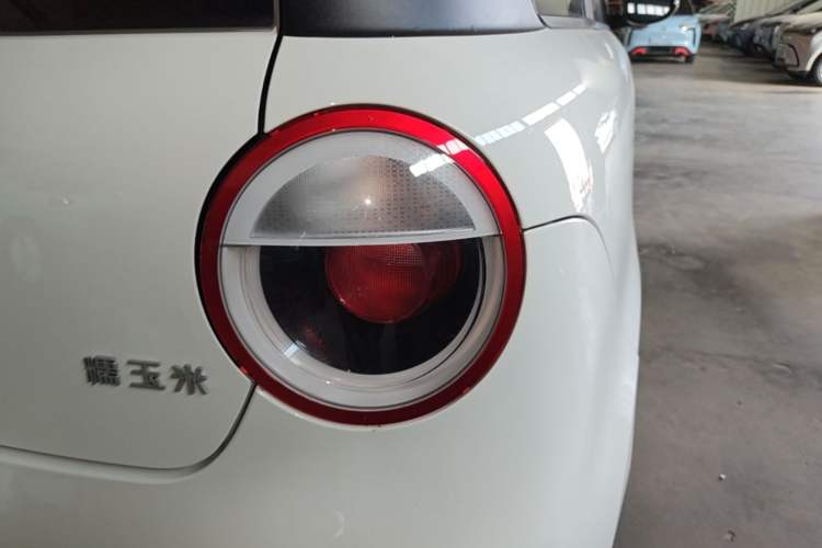 Used CHANGAN NEVO Lumin 2022 155 km – Refreshingly Sweet Edition Right Rear Taillight