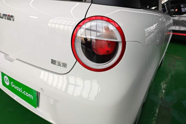 Used CHANGAN NEVO Lumin 2022 155 km – Refreshingly Sweet Edition Right Rear Taillight