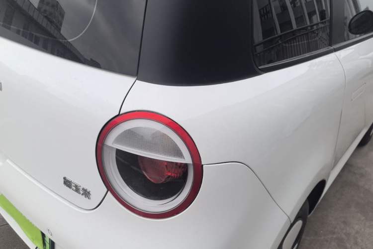 Used CHANGAN NEVO Lumin 2022 155 km – Refreshingly Sweet Edition Right Rear Taillight