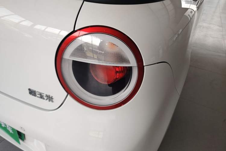 Used CHANGAN NEVO Lumin 2022 155 km – Refreshingly Sweet Edition Right Rear Taillight