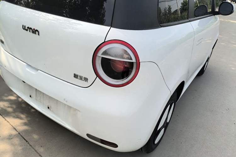 Used CHANGAN NEVO Lumin 2022 155 km – Refreshingly Sweet Edition Right Rear Taillight