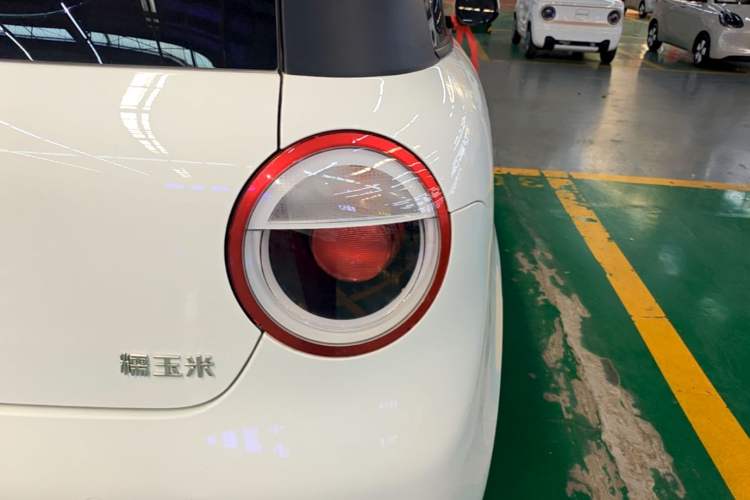 Used CHANGAN NEVO Lumin 2022 155 km – Refreshingly Sweet Edition Right Rear Taillight