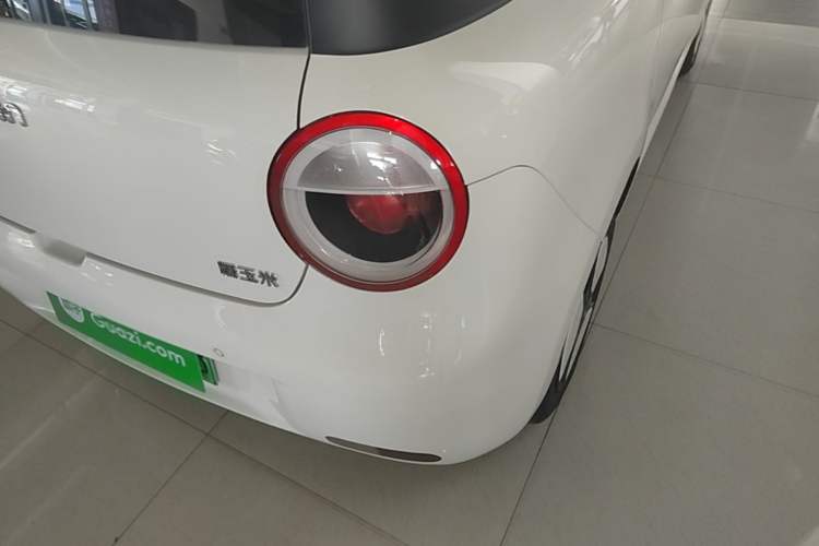 Used CHANGAN NEVO Lumin 2022 155 km – Refreshingly Sweet Edition Right Rear Taillight