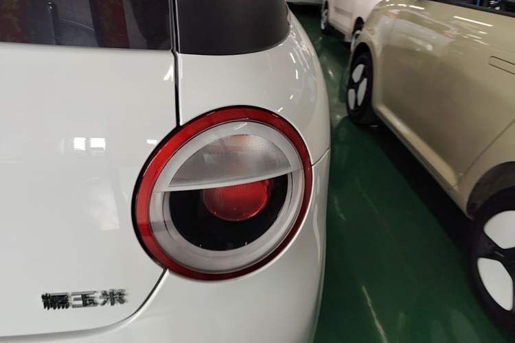 Used CHANGAN NEVO Lumin 2022 155 km – Refreshingly Sweet Edition Right Rear Taillight