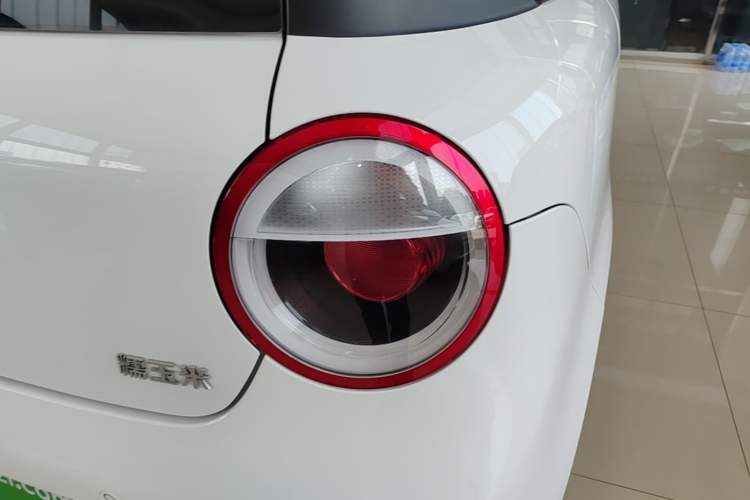 Used CHANGAN NEVO Lumin 2022 155 km – Refreshingly Sweet Edition Right Rear Taillight