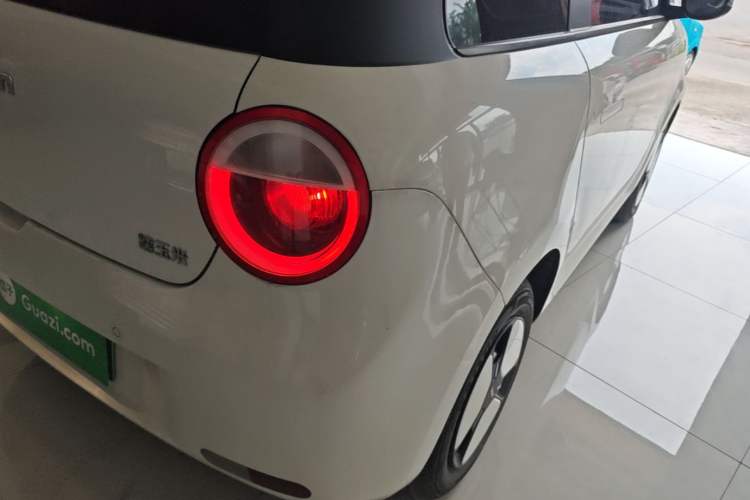 Used CHANGAN NEVO Lumin 2022 155 km – Refreshingly Sweet Edition Right Rear Taillight