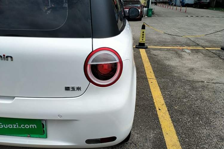 Used CHANGAN NEVO Lumin 2022 155 km – Refreshingly Sweet Edition Right Rear Taillight