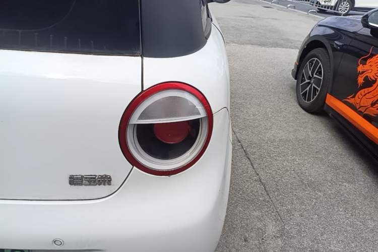 Used CHANGAN NEVO Lumin 2022 155 km – Refreshingly Sweet Edition Right Rear Taillight