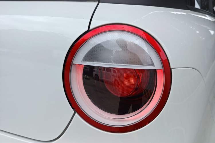 Used CHANGAN NEVO Lumin 2022 155 km – Refreshingly Sweet Edition Right Rear Taillight