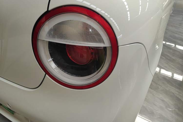 Used CHANGAN NEVO Lumin 2022 155 km – Refreshingly Sweet Edition Right Rear Taillight