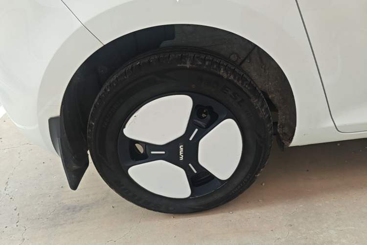 Used CHANGAN NEVO Lumin 2022 155 km – Refreshingly Sweet Edition Right Rear Wheel Hub