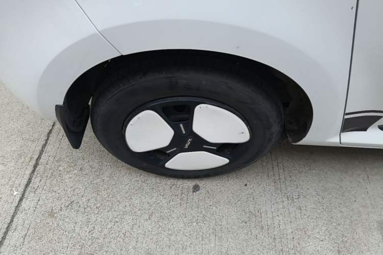 Used CHANGAN NEVO Lumin 2022 155 km – Refreshingly Sweet Edition Right Rear Wheel Hub