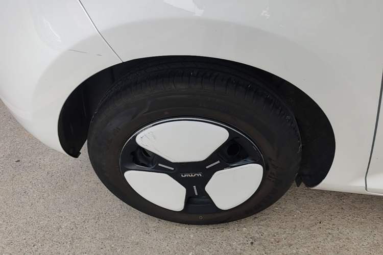 Used CHANGAN NEVO Lumin 2022 155 km – Refreshingly Sweet Edition Right Rear Wheel Hub