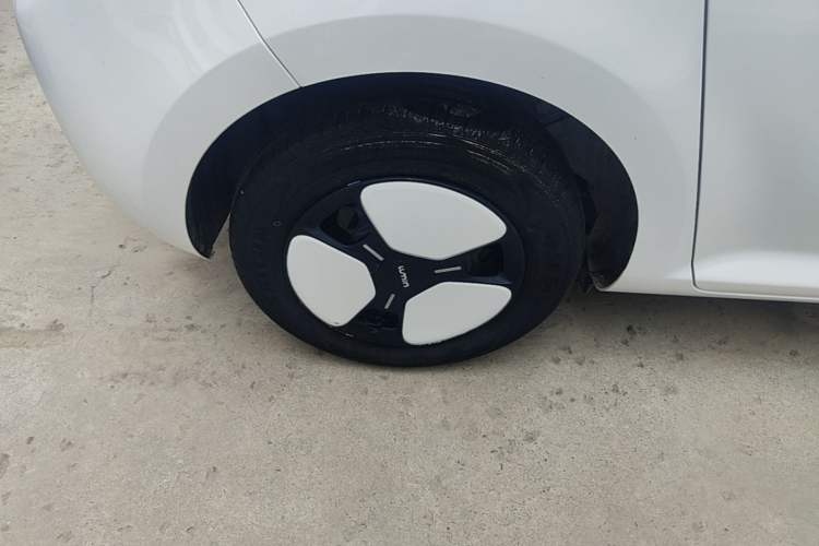 Used CHANGAN NEVO Lumin 2022 155 km – Refreshingly Sweet Edition Right Rear Wheel Hub