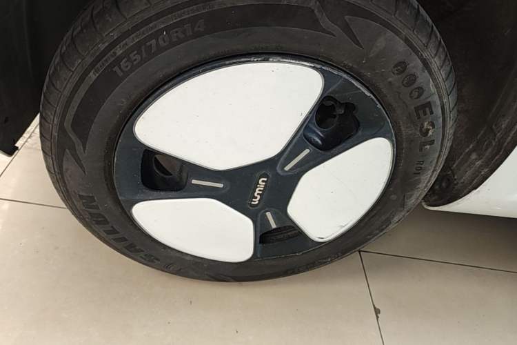 Used CHANGAN NEVO Lumin 2022 155 km – Refreshingly Sweet Edition Right Rear Wheel Hub