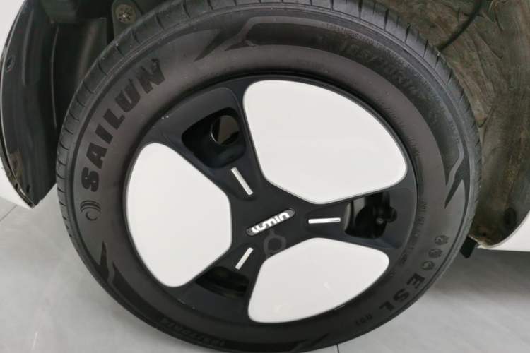 Used CHANGAN NEVO Lumin 2022 155 km – Refreshingly Sweet Edition Right Rear Wheel Hub