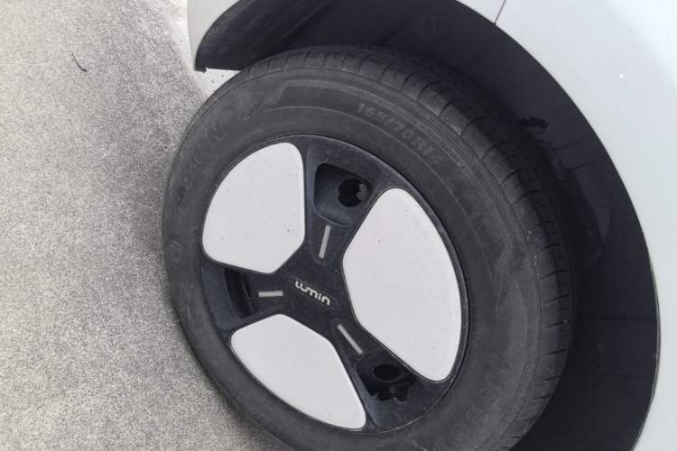 Used CHANGAN NEVO Lumin 2022 155 km – Refreshingly Sweet Edition Right Rear Wheel Hub