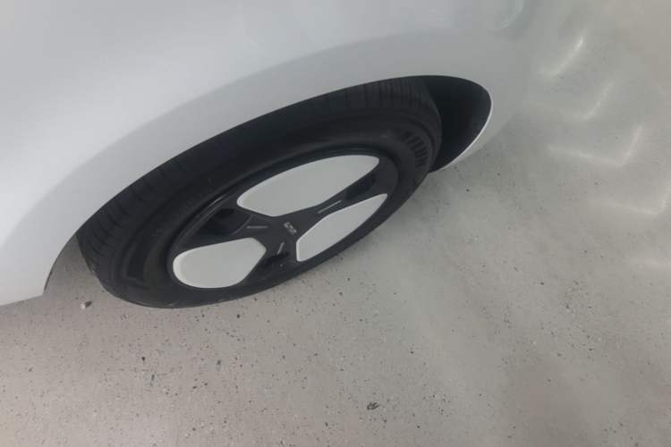 Used CHANGAN NEVO Lumin 2022 155 km – Refreshingly Sweet Edition Right Rear Wheel Hub
