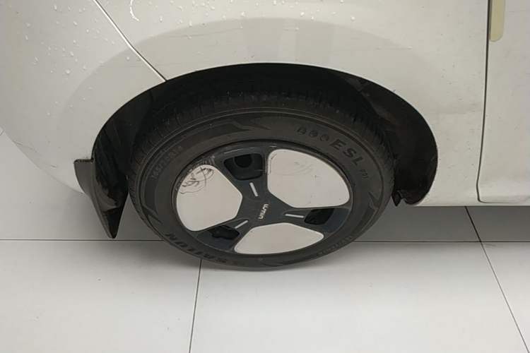 Used CHANGAN NEVO Lumin 2022 155 km – Refreshingly Sweet Edition Right Rear Wheel Hub
