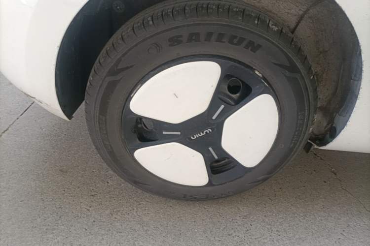 Used CHANGAN NEVO Lumin 2022 155 km – Refreshingly Sweet Edition Right Rear Wheel Hub