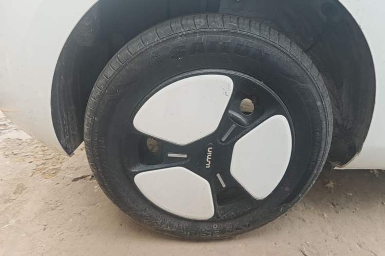 Used CHANGAN NEVO Lumin 2022 155 km – Refreshingly Sweet Edition Right Rear Wheel Hub