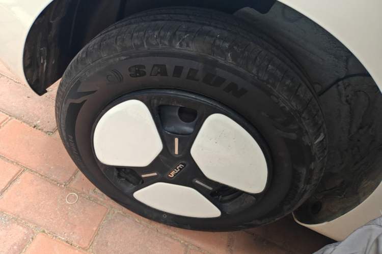 Used CHANGAN NEVO Lumin 2022 155 km – Refreshingly Sweet Edition Right Rear Wheel Hub