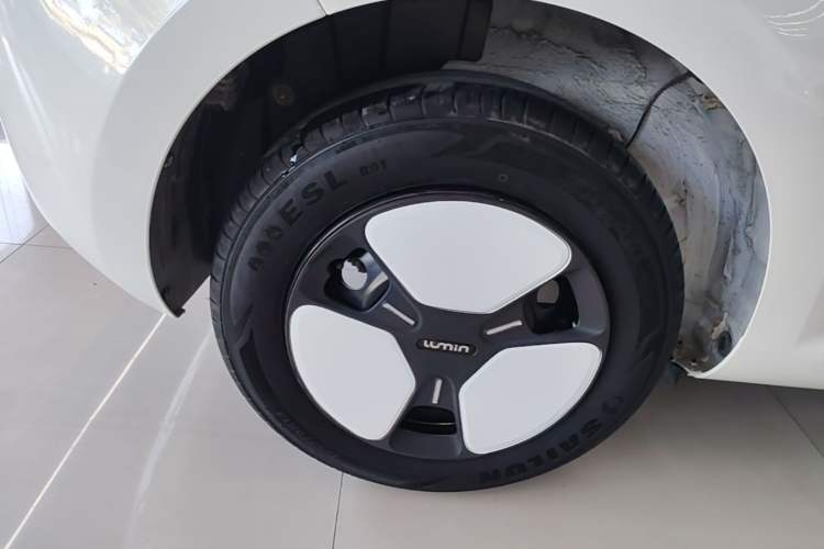 Used CHANGAN NEVO Lumin 2022 155 km – Refreshingly Sweet Edition Right Rear Wheel Hub