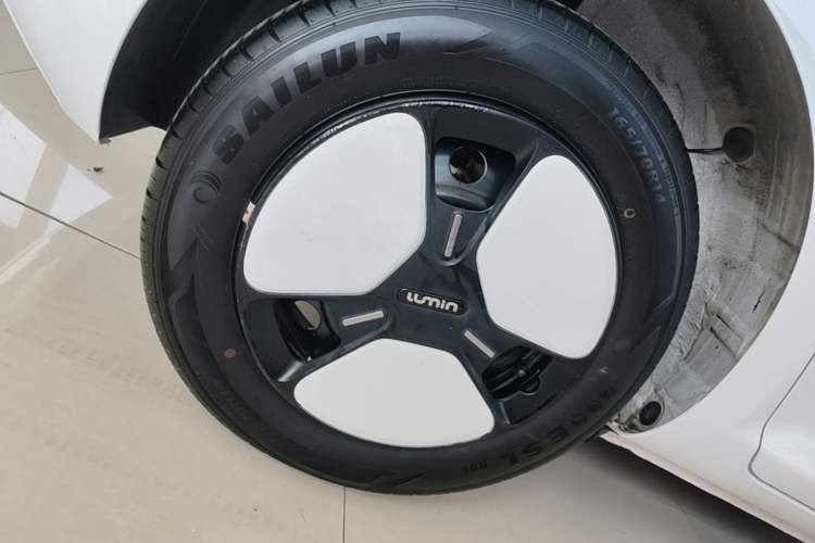 Used CHANGAN NEVO Lumin 2022 155 km – Refreshingly Sweet Edition Right Rear Wheel Hub