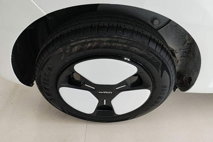 Used CHANGAN NEVO Lumin 2022 155 km – Refreshingly Sweet Edition Right Rear Wheel Hub