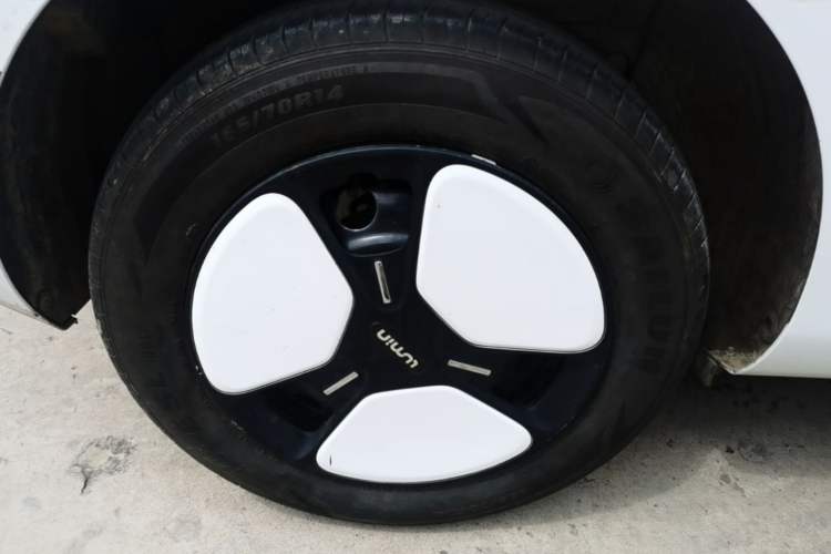 Used CHANGAN NEVO Lumin 2022 155 km – Refreshingly Sweet Edition Right Rear Wheel Hub