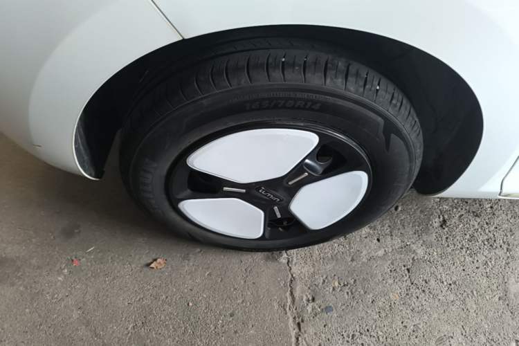 Used CHANGAN NEVO Lumin 2022 155 km – Refreshingly Sweet Edition Right Rear Wheel Hub