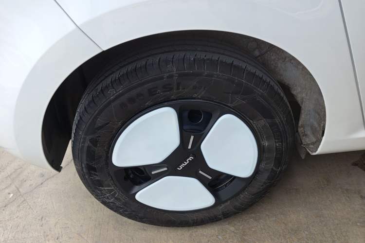 Used CHANGAN NEVO Lumin 2022 155 km – Refreshingly Sweet Edition Right Rear Wheel Hub