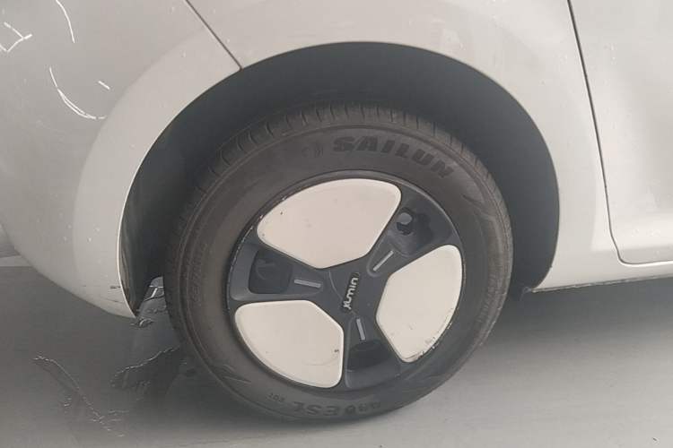 Used CHANGAN NEVO Lumin 2022 155 km – Refreshingly Sweet Edition Right Rear Wheel Hub