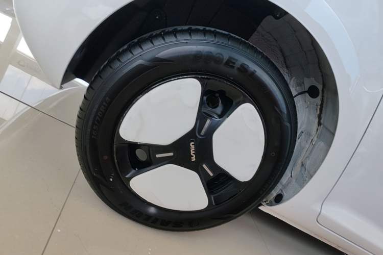 Used CHANGAN NEVO Lumin 2022 155 km – Refreshingly Sweet Edition Right Rear Wheel Hub